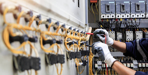 Professional Electrician technician working in Silver Spring, MD